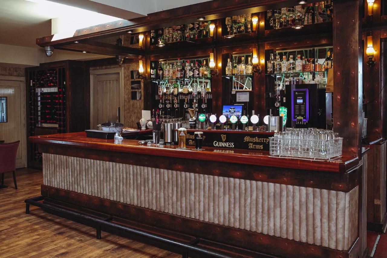 Muskerry Arms Bar&B&B Blarney Eksteriør billede