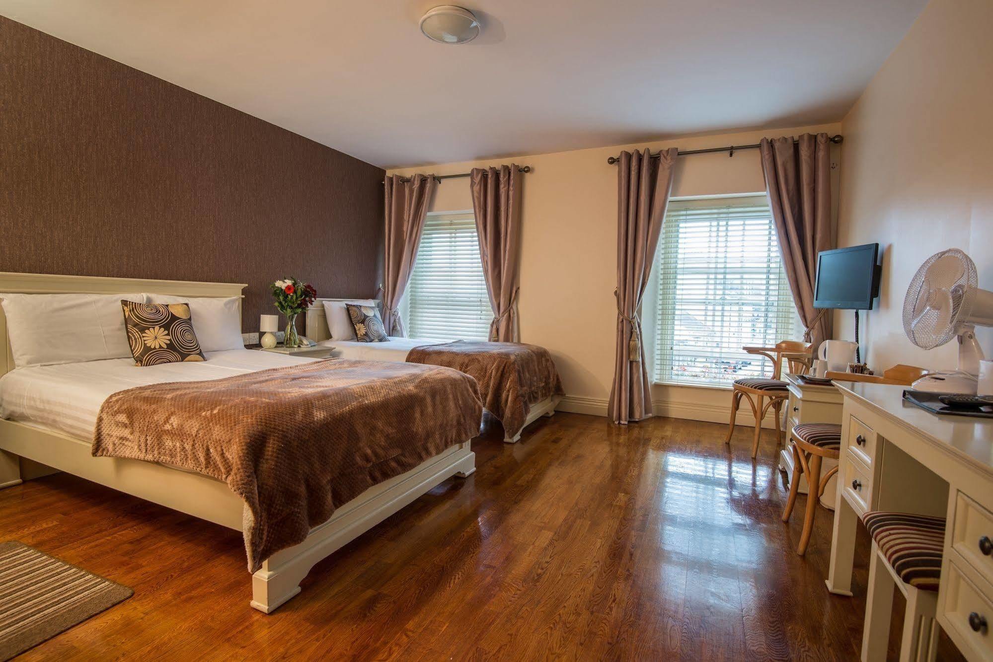 Muskerry Arms Bar&B&B Blarney Eksteriør billede